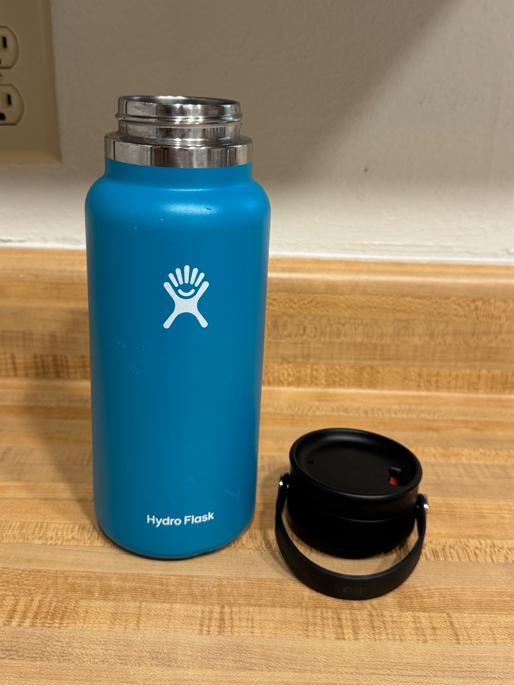 Hydro Flask Bright Teal Wide Mouth Bottle with Black Flex Cap